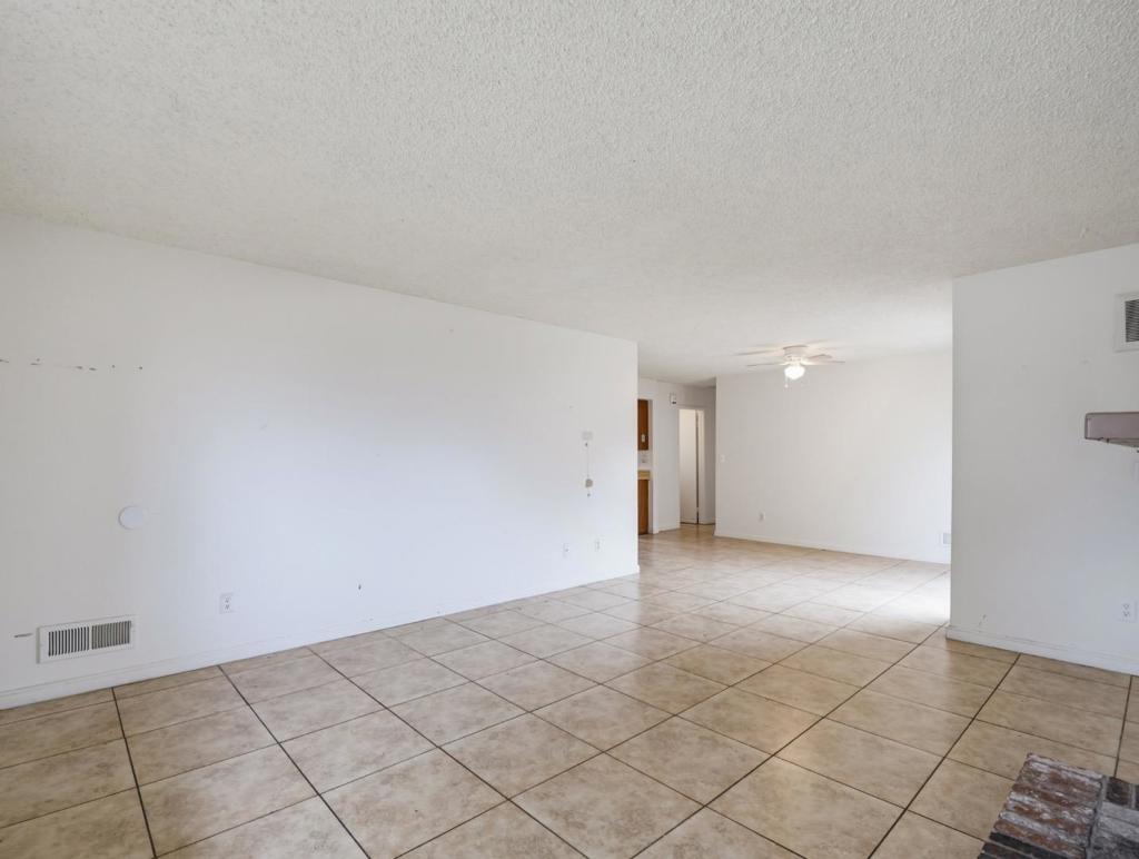 525 El Rio Street Property Photo 11