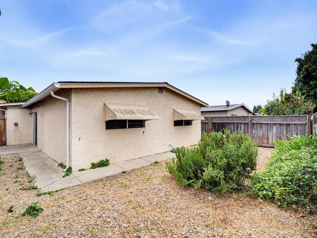 525 El Rio Street Property Photo 27