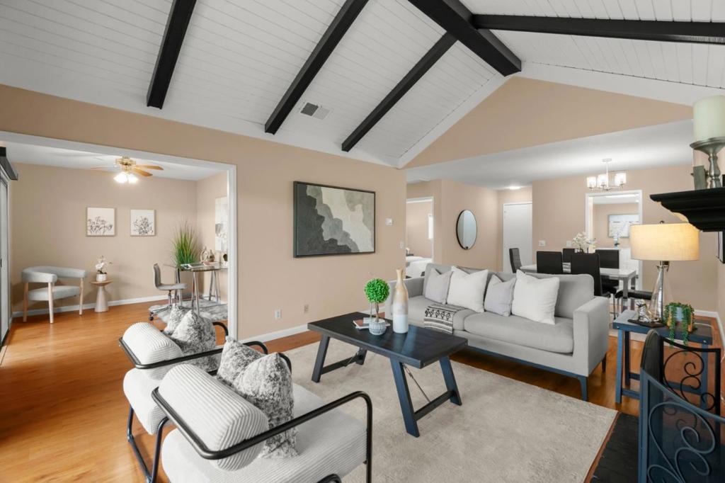 6119 Montgomery Court Property Photo 4