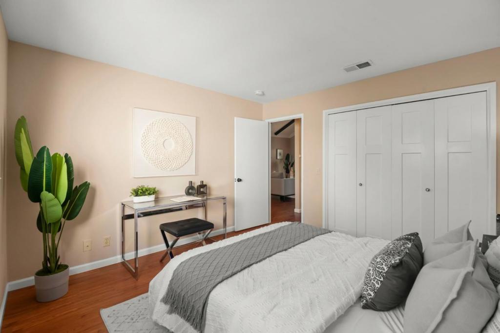 6119 Montgomery Court Property Photo 12