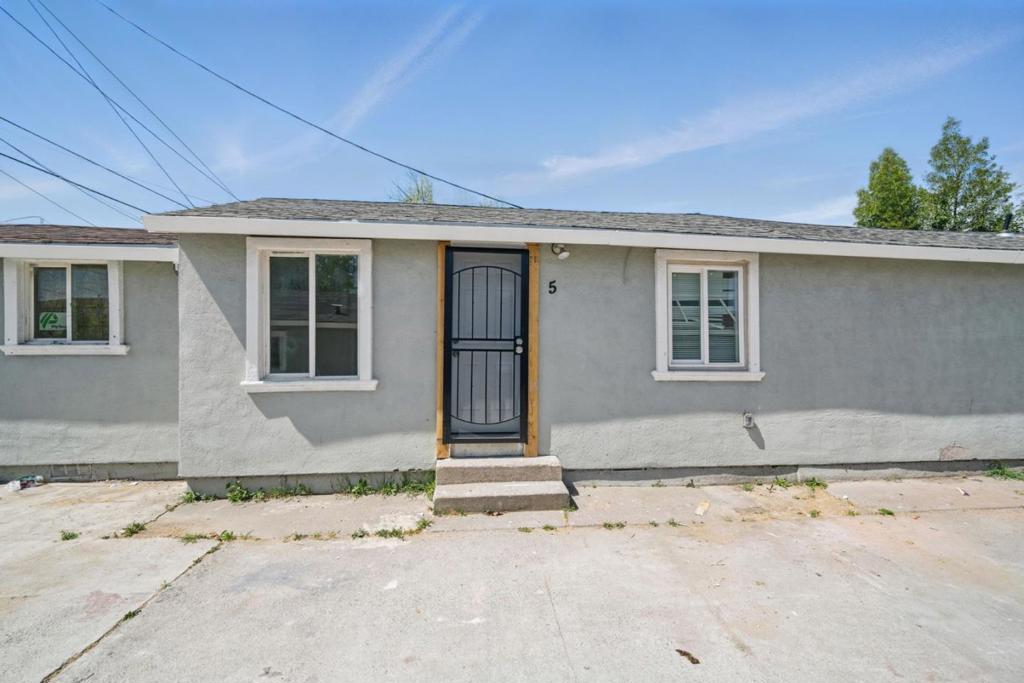 462 Delhi Avenue Property Photo 8