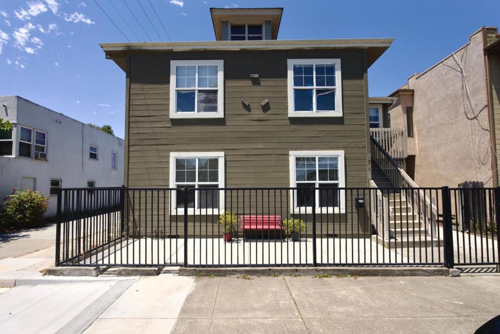 1313 Sacramento Street Property Photo 5