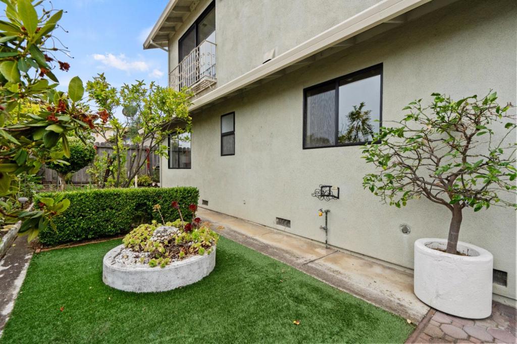 Sequoia Avenue Property Photo 18