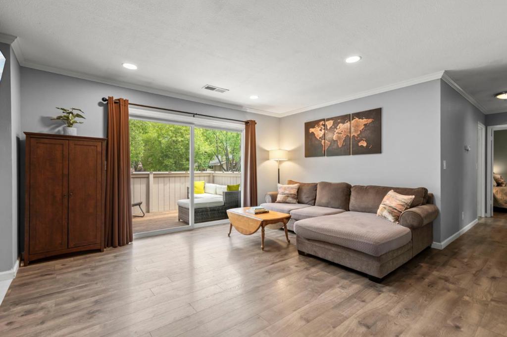5516 Sean Circle 44 Property Photo 4