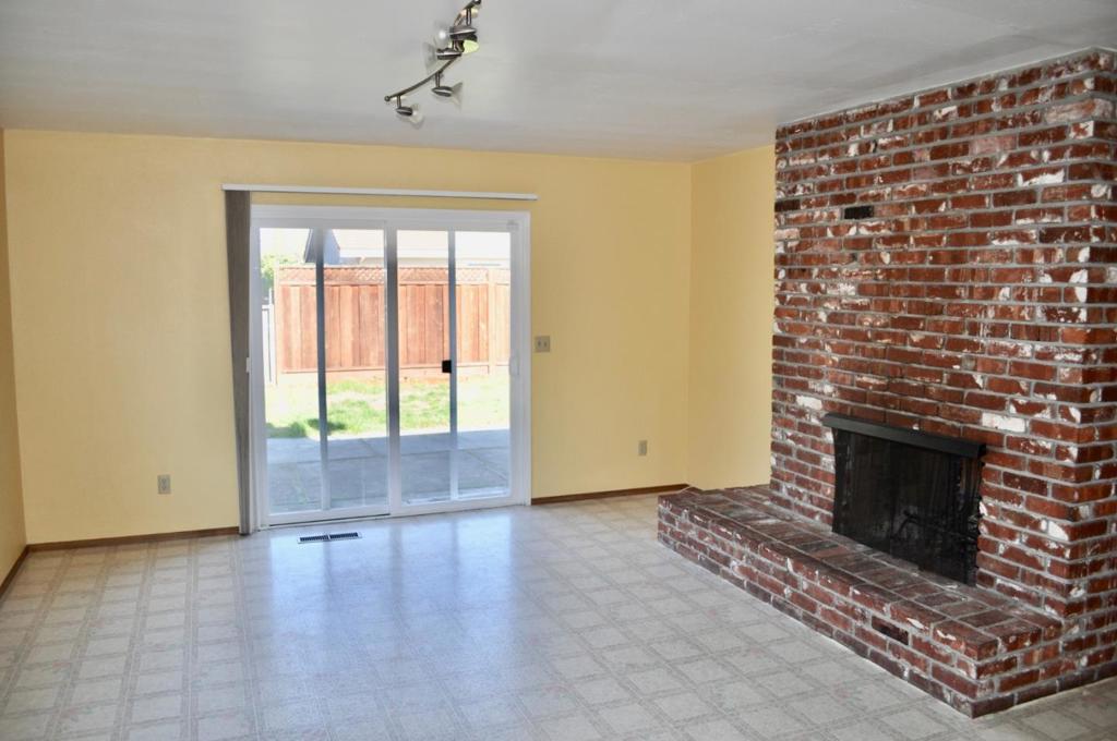 224 Briarwood Drive Property Photo 3