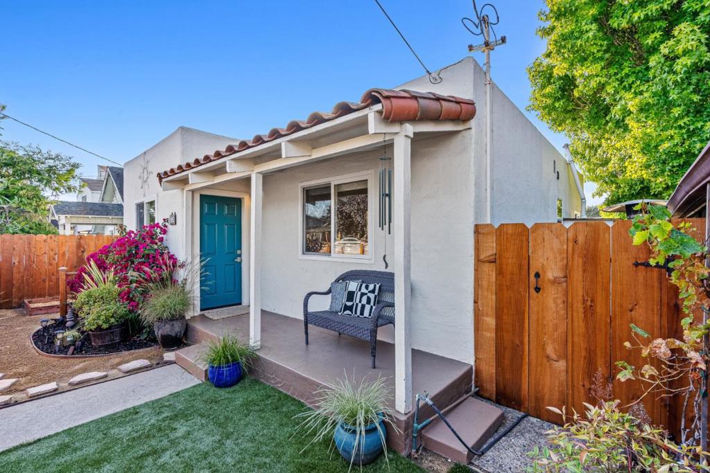 37 Portola Avenue Property Photo 4