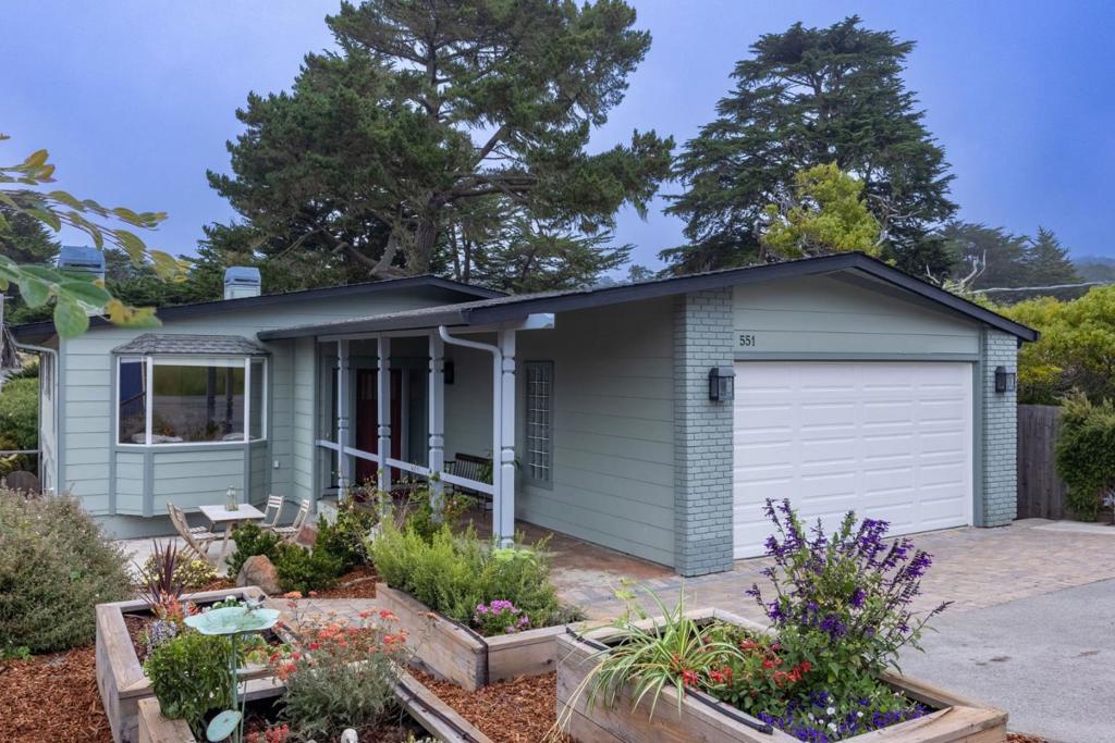 551 4th Street Property Photo 1