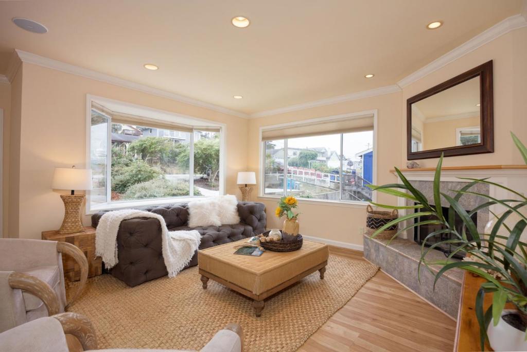 551 4th Street Property Photo 3