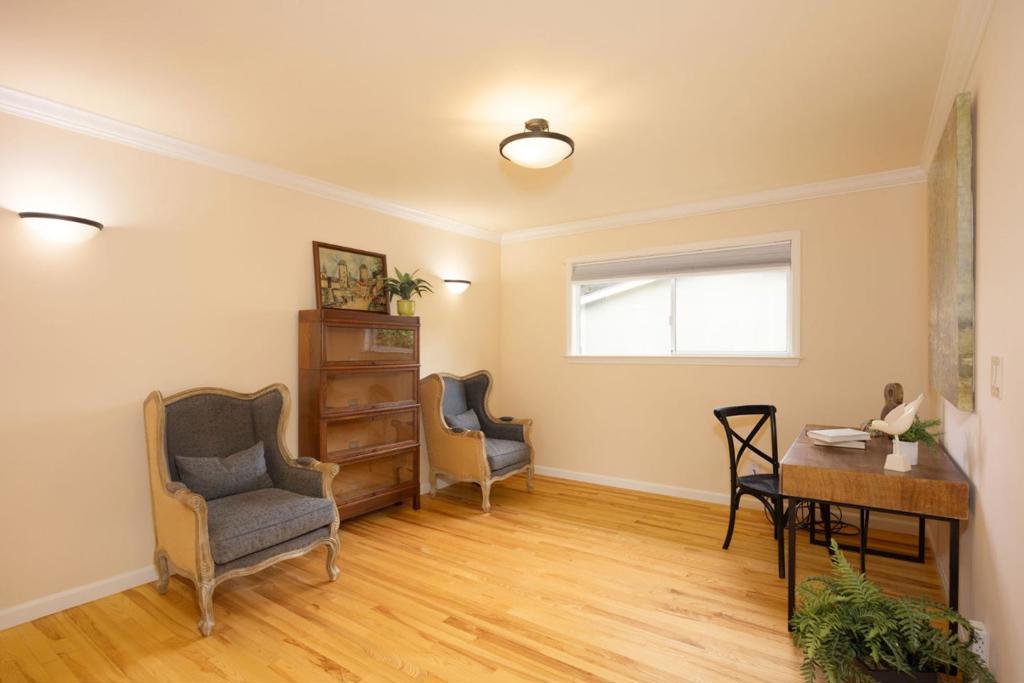 551 4th Street Property Photo 12