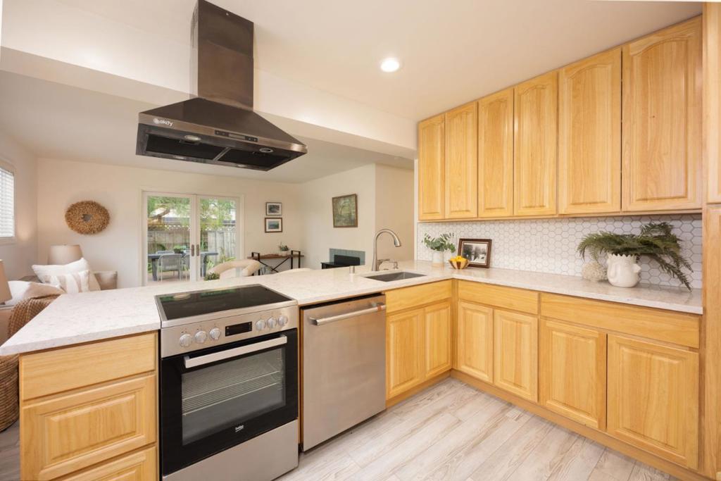 551 4th Street Property Photo 28
