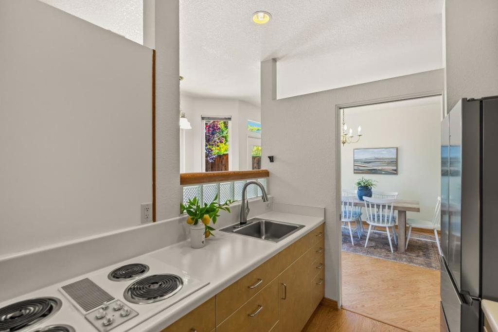 21091 Old Ranch Court Property Photo 6