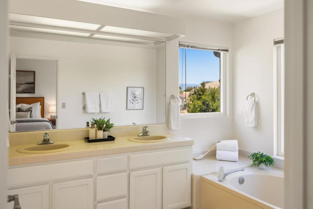 21091 Old Ranch Court Property Photo 11