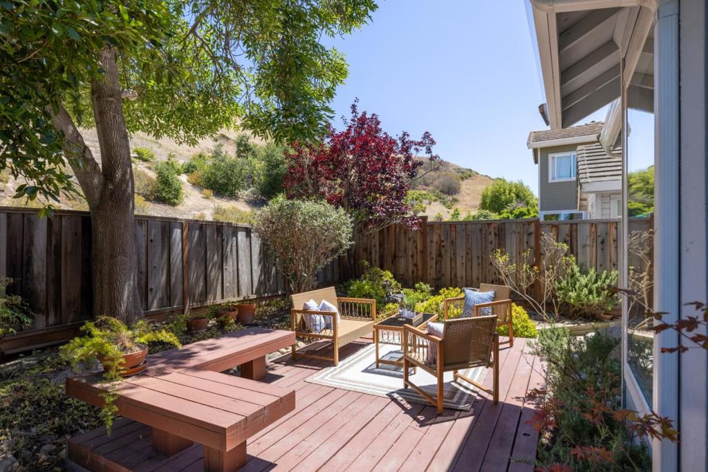 21091 Old Ranch Court Property Photo 15