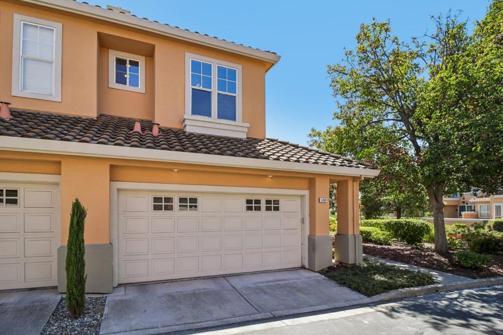 5383 Silver Trail Court Property Photo 3