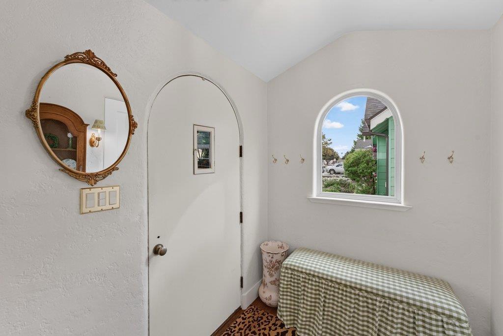 525 California Street Property Photo 8