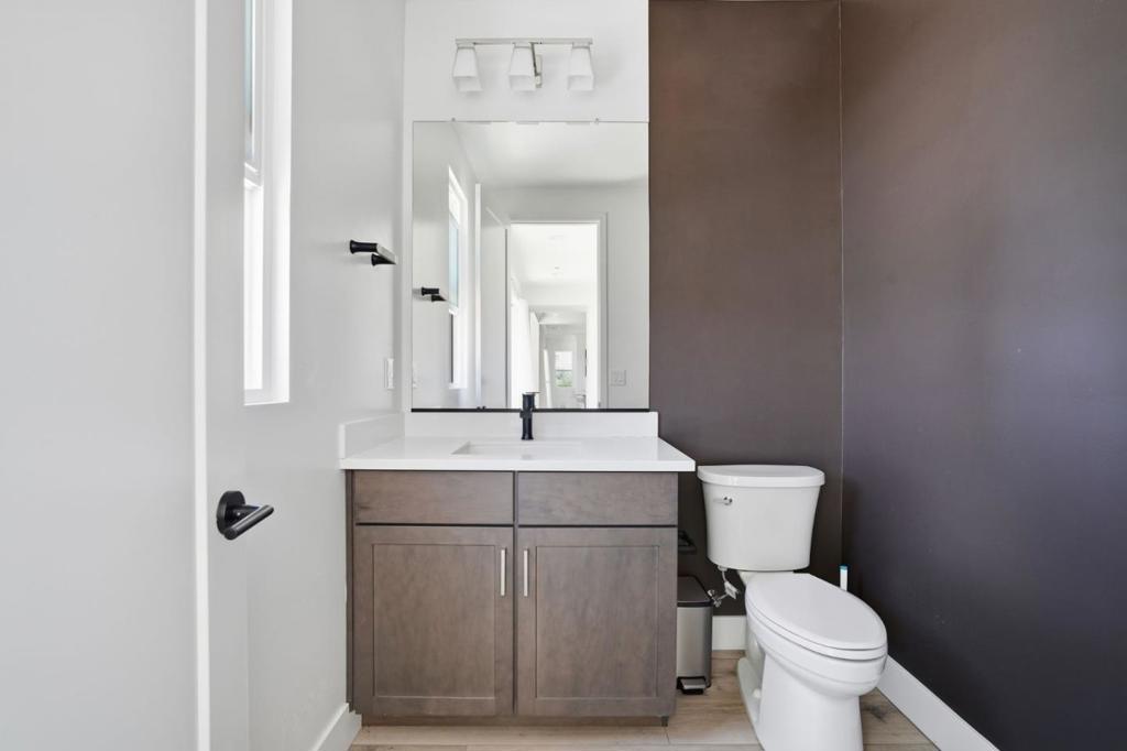 3233 Delta Coves Drive Property Photo 19