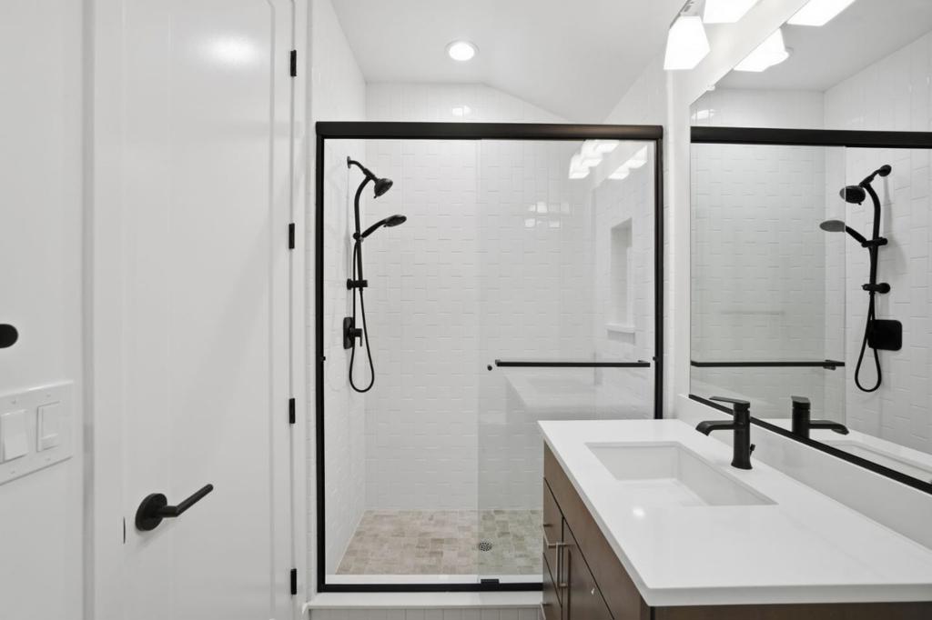 3233 Delta Coves Drive Property Photo 39