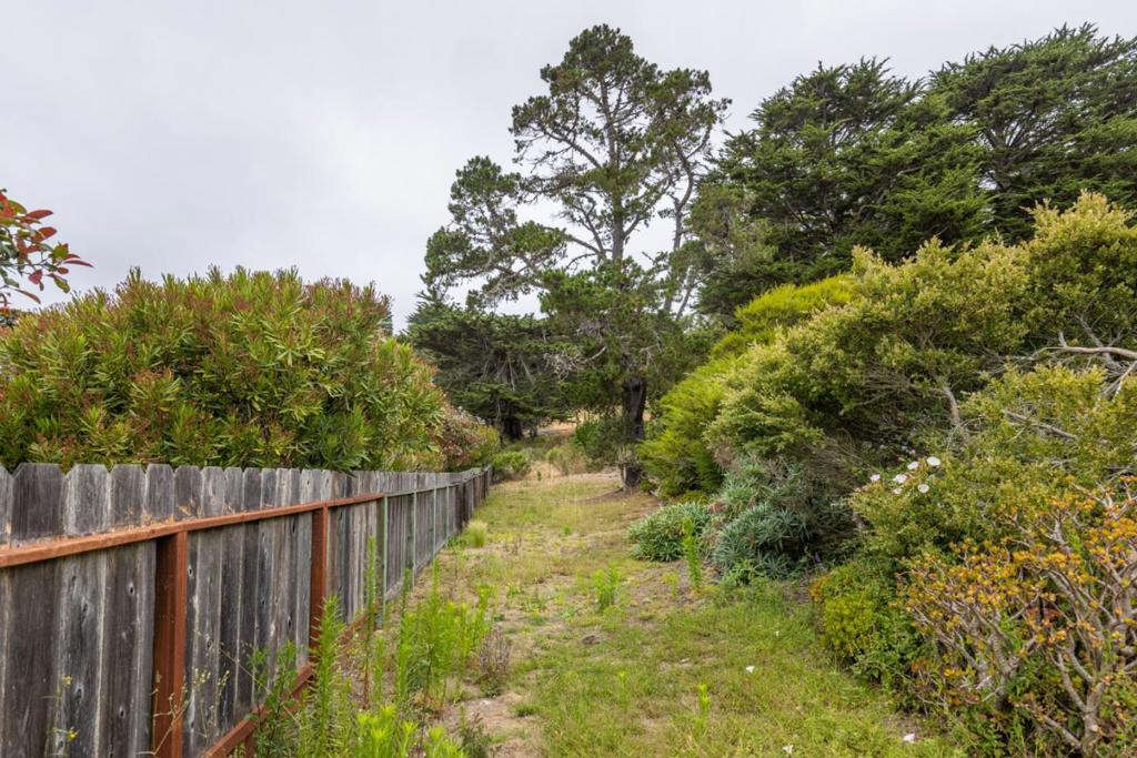 18 Yankee Point Drive Property Photo 24