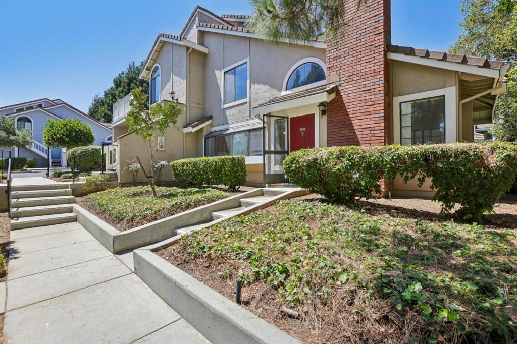 2843 Buena Knoll Court Property Photo 6
