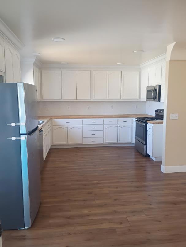9775 New Avenue Property Photo 2