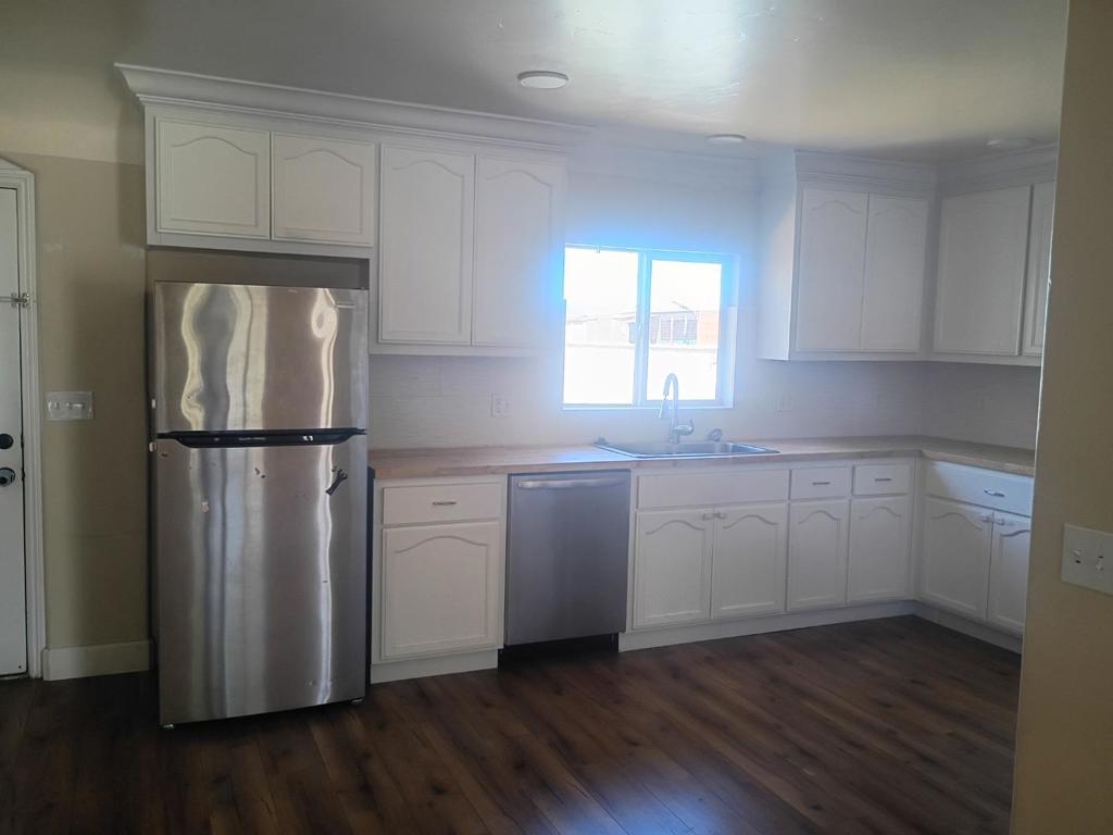 9775 New Avenue Property Photo 3