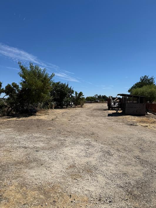 488 E Childs Avenue Property Photo 3