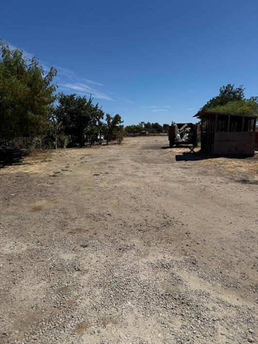 488 E Childs Avenue Property Photo 4