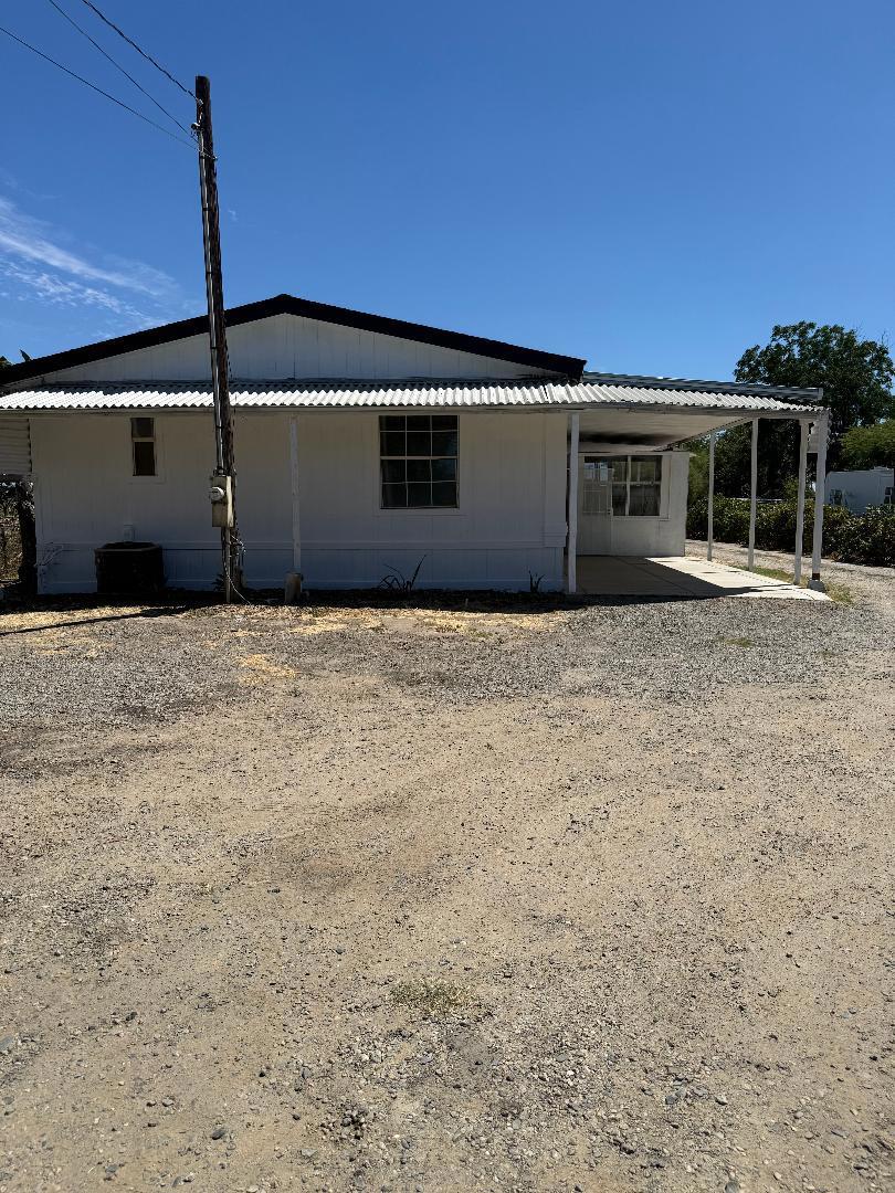 488 E Childs Avenue Property Photo 15
