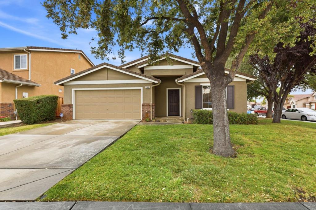 2500 Sadies Drive Property Photo 2