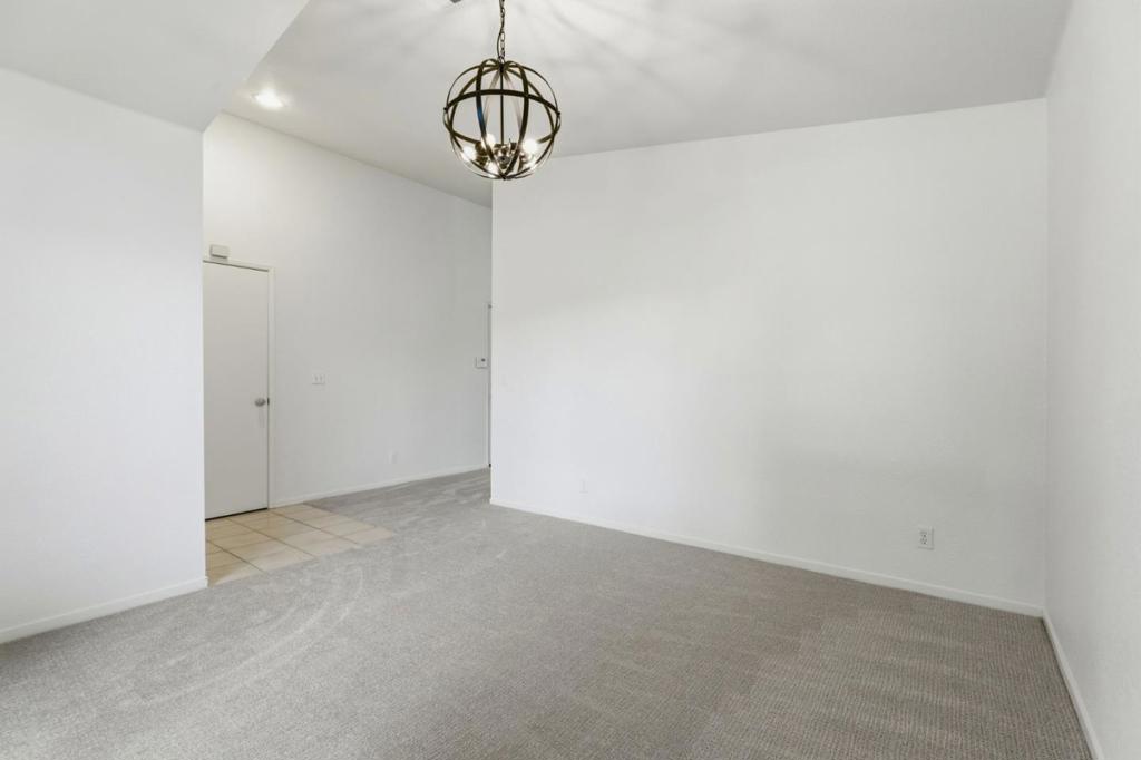 2500 Sadies Drive Property Photo 9
