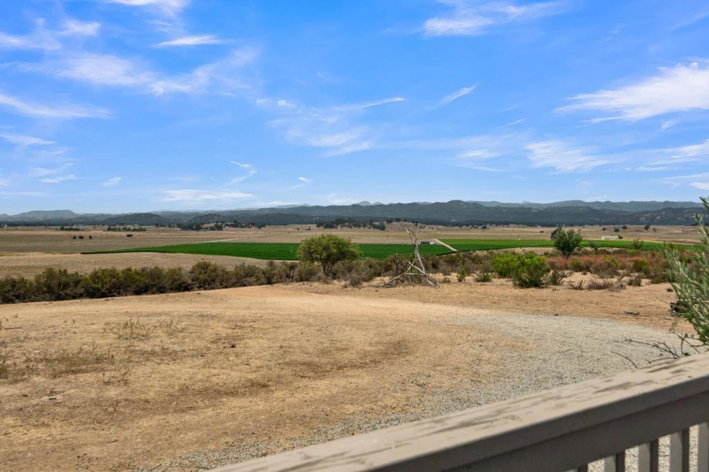 65401 Cross Road Property Photo 9