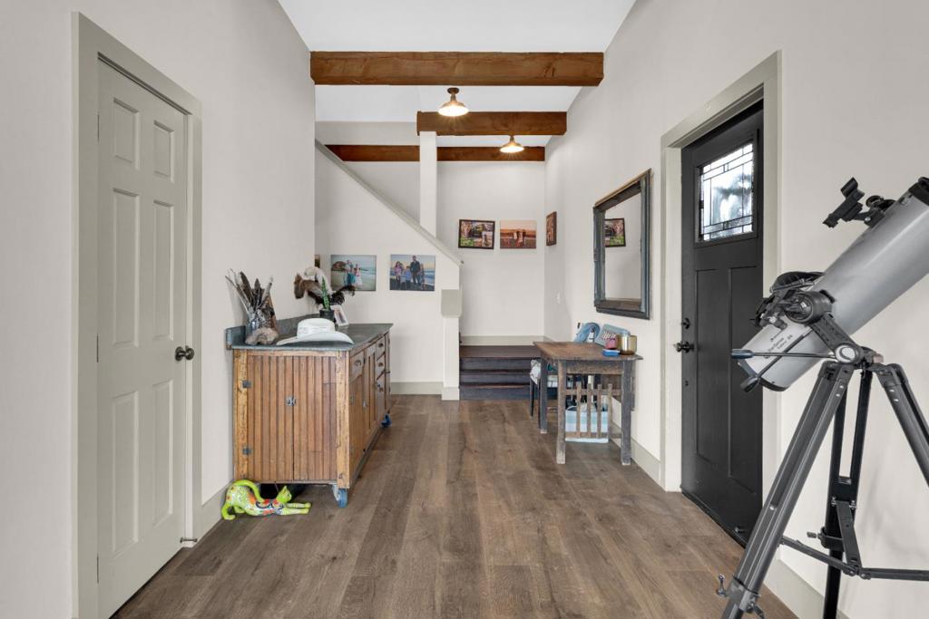 65401 Cross Road Property Photo 10