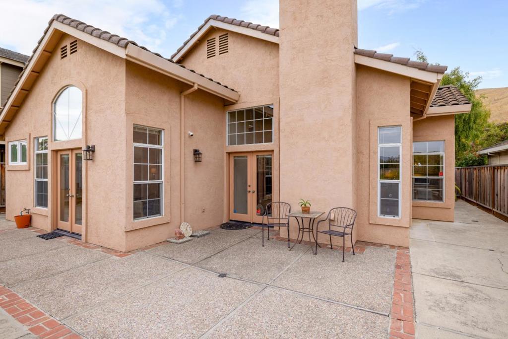 17755 Riverbend Road Property Photo 36