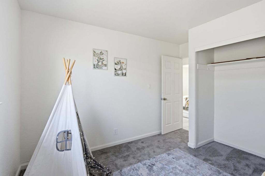 2624 Othello Avenue Property Photo 16
