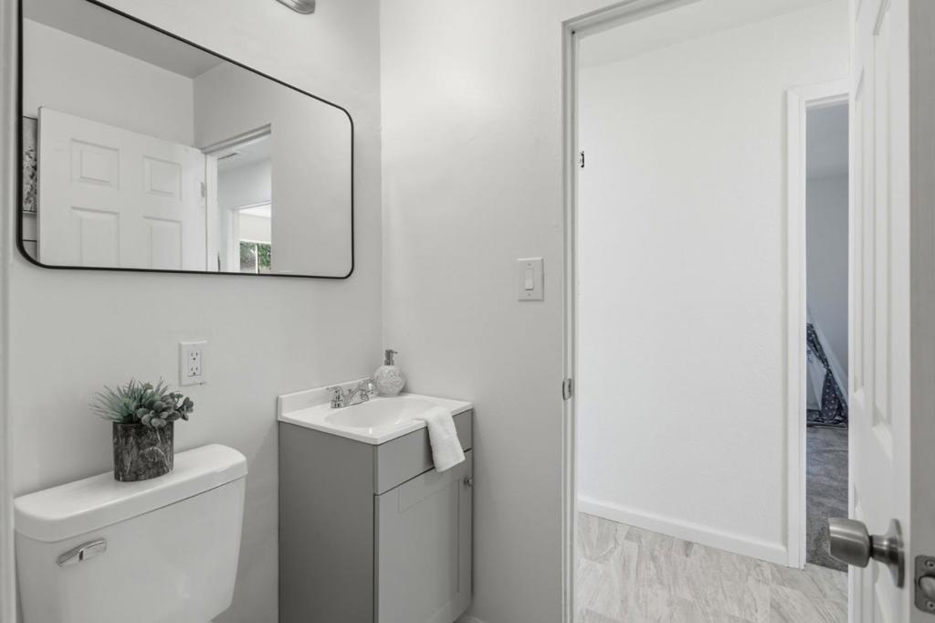 2624 Othello Avenue Property Photo 18