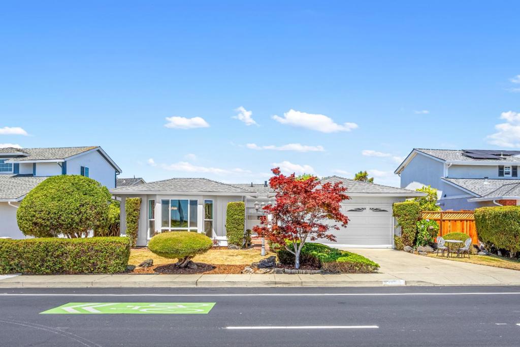 1229 Beach Park Boulevard Property Photo 1