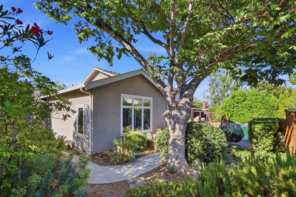 20234 Edinburgh Drive Property Photo 32