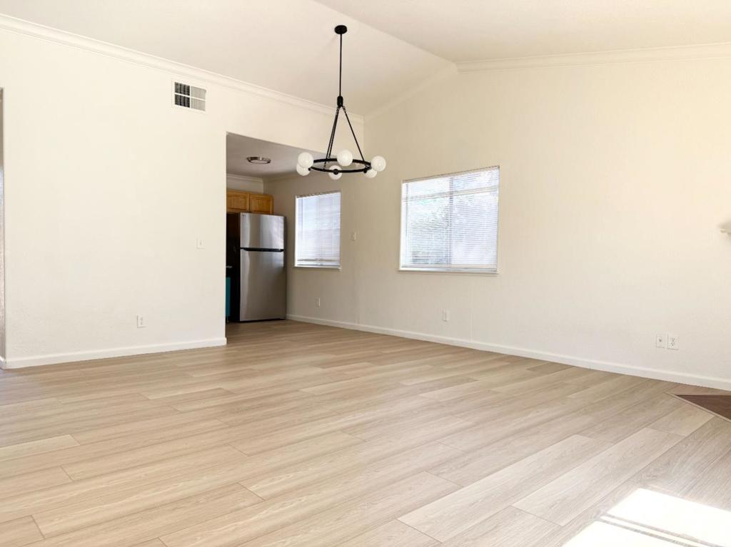 2001 Newport Drive Property Photo 7
