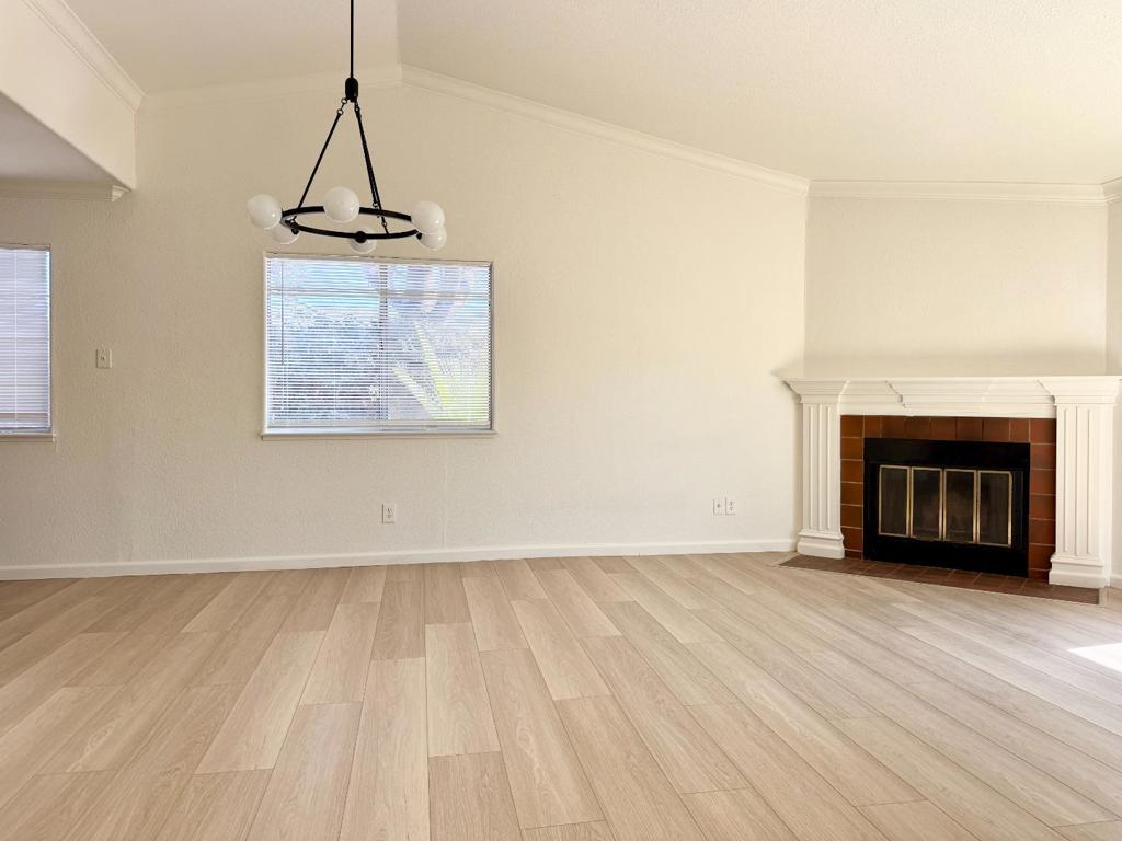 2001 Newport Drive Property Photo 8
