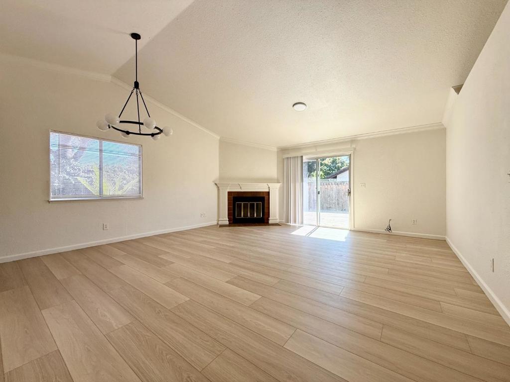 2001 Newport Drive Property Photo 9