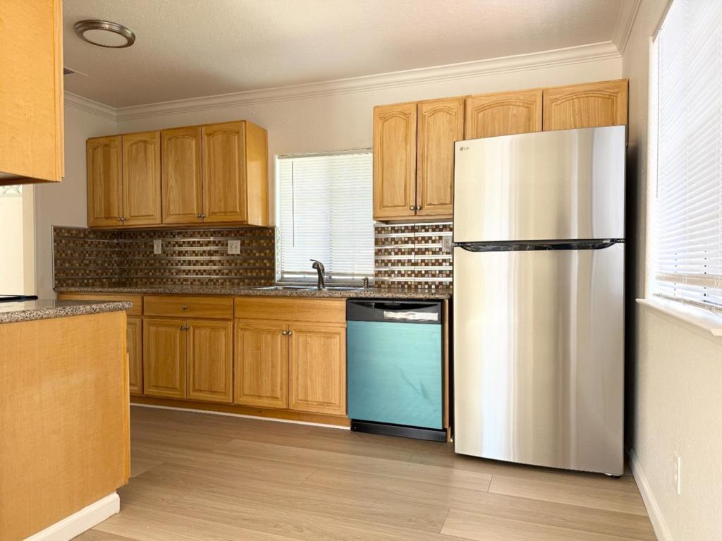2001 Newport Drive Property Photo 13