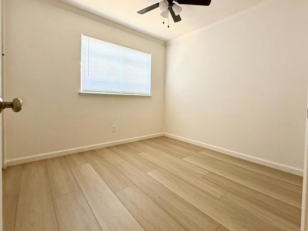 2001 Newport Drive Property Photo 24