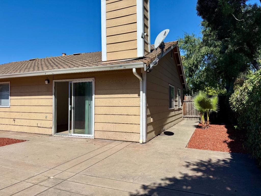 2001 Newport Drive Property Photo 34
