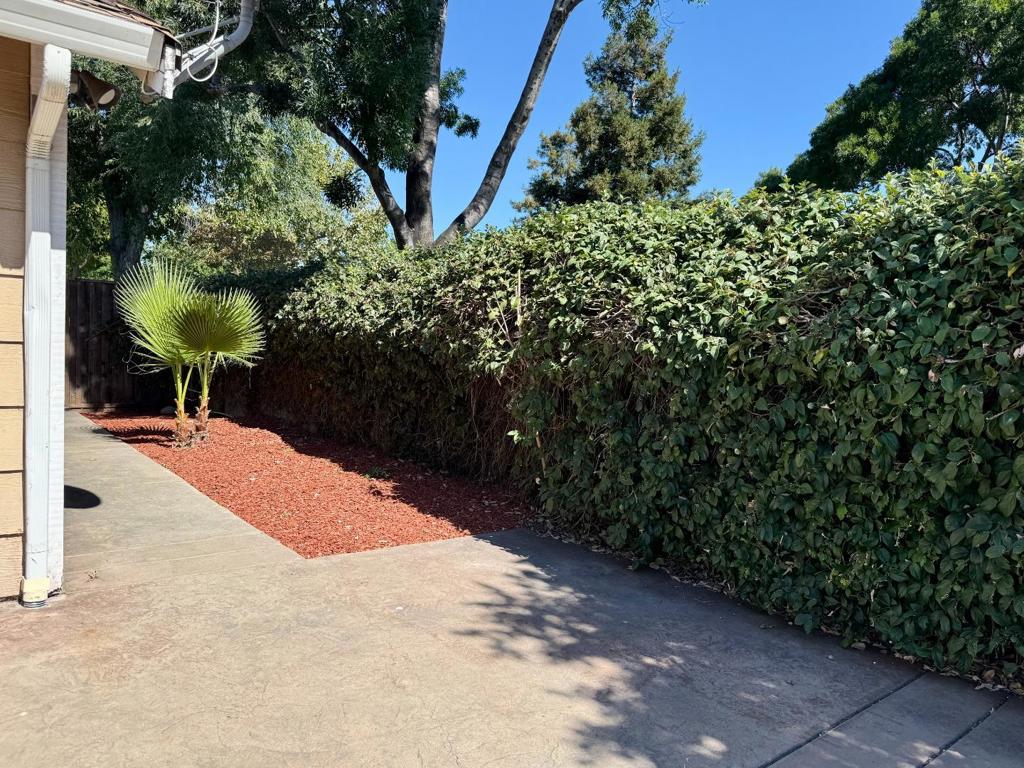 2001 Newport Drive Property Photo 35