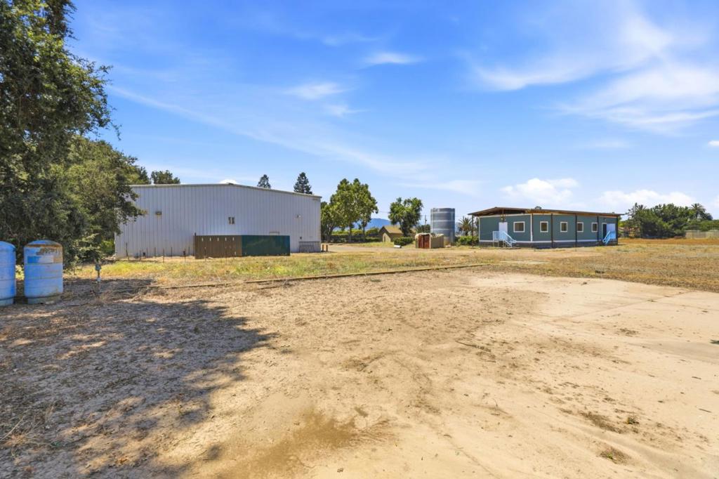 3065 Pacheco Pass Highway Property Photo 6