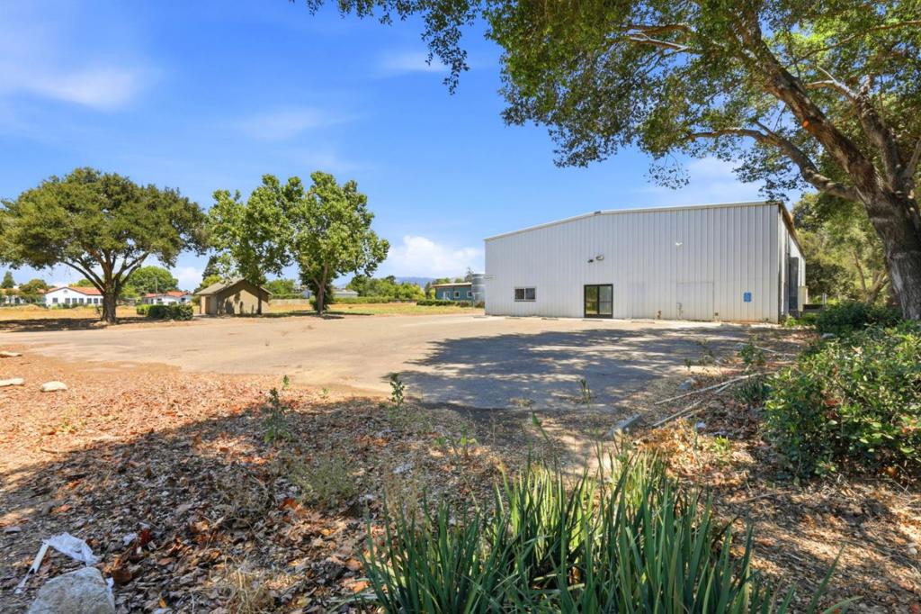 3065 Pacheco Pass Highway Property Photo 10