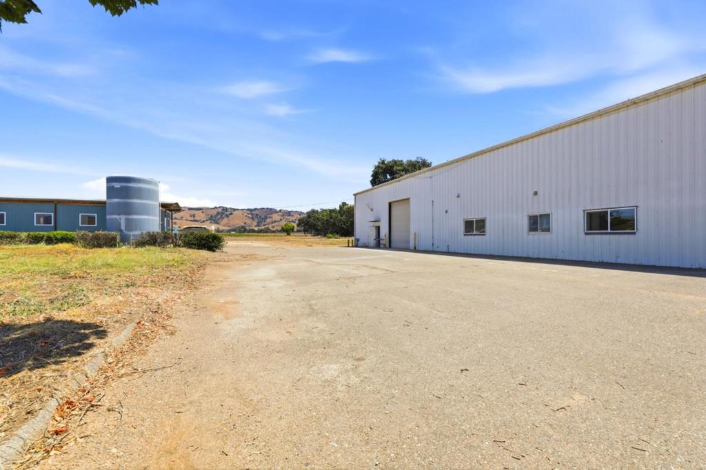 3065 Pacheco Pass Highway Property Photo 12