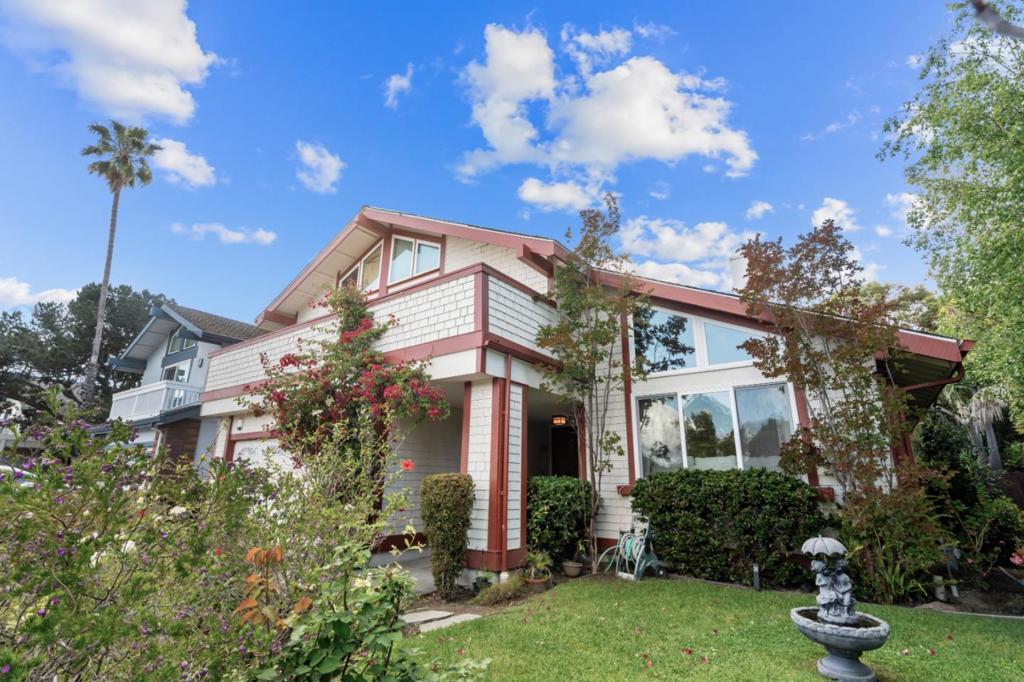 60 Beach Park Boulevard Property Photo 4