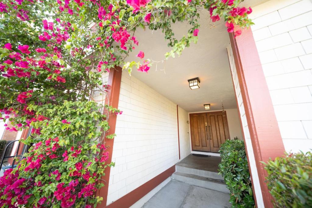 60 Beach Park Boulevard Property Photo 6