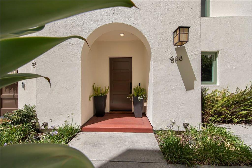 608 Allerton Loop Property Photo 2